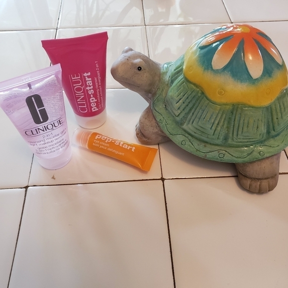 Clinique 3pc bundle - Picture 5 of 5